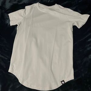 *New without tags* Youngla Raglan Perfect Tee Size Medium